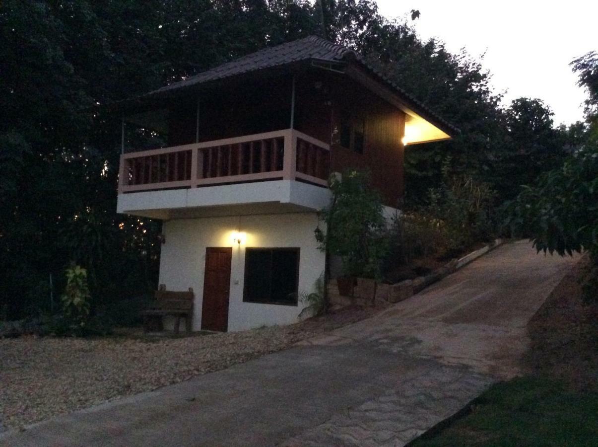 Settee Homestay Нан Екстер'єр фото