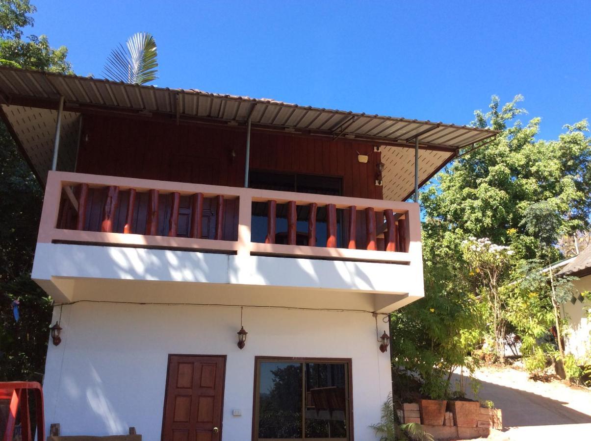 Settee Homestay Нан Екстер'єр фото